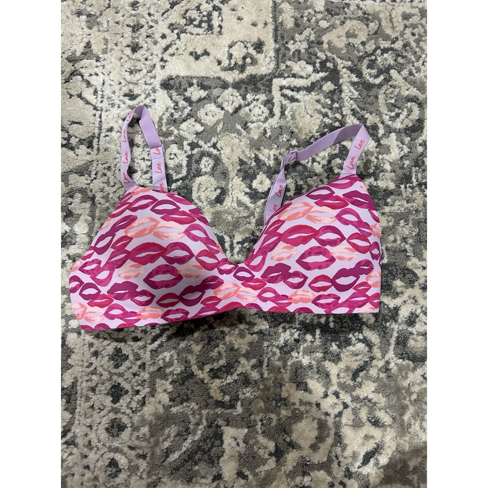 Victoria's Secret Lightly Lined T-Shirt‎ Bra 36C Wireless Pink Kisses